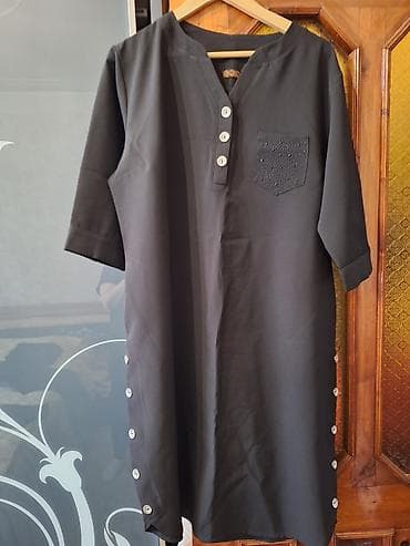 des geyimler: Qadın geyimləri dəsti 1) Qara tunika – orta uzunluq, yarı açıq “V” — 1