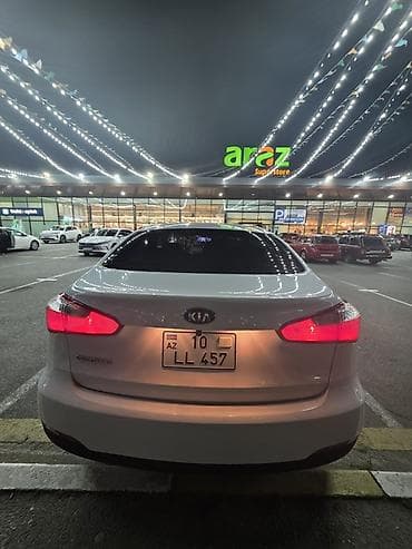 kia kupe: Kia Cerato: 1.6 l | 2014 il Sedan — 3