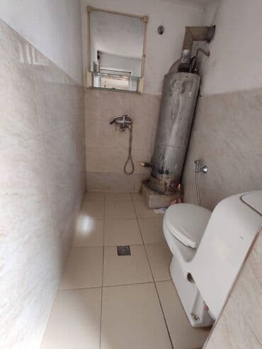 qaracuxurda ev: 50 kv. m, 2 otaqlı — 6