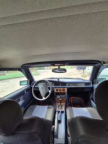 masım: Mercedes-Benz 190 (W201): 2 l | 1992 il Sedan — 9