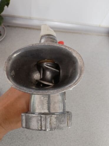 hinduşka əti qiyməti: Əl ilə ət çəkən maşınları satılır. 1 ədədin qiyməti 30 m — 4