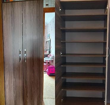 7682 Təcili satılır yeni kimi hec bir pirablemi yoxdu ayakkabı dolabi