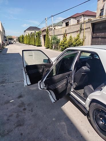 bmw ef 10: Mercedes-Benz 190: 2.2 l | 1984 il Sedan — 10