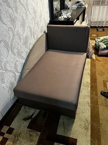 Qonaq otağı və ya yataq otağı üçün rahat tək nəfərlik — 7