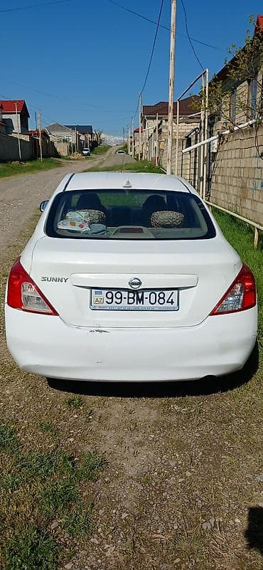 lapet satisi: Nissan Sunny: 1.5 l | 2011 il Sedan — 2