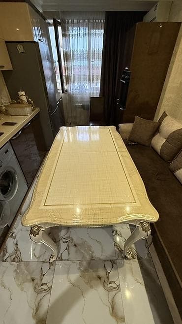 qatlanan çarpayı qiyməti: Metbex masası böyük ölçülü açılıb bağlanan formada ve iki eded koja — 1