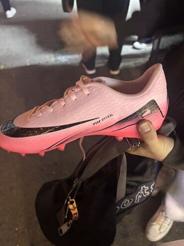 çəhrayı ayaqqabılar: Məhsul: Futbol bucaqçısı (krampon) - Model: Syntetik üstlü, yüngül — 1