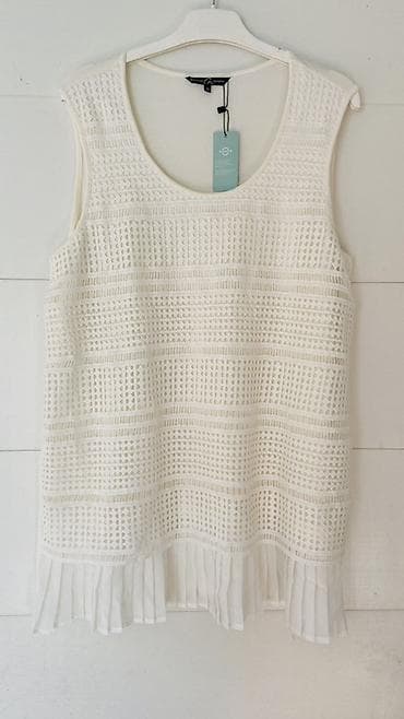 qadınlar üçün krujevalı maskalar: Ağ rəngli zərif qadın bluzası - Üst hissə: nəfəsalan, fakturalı — 1