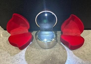 alyans uzuk: Məhsul: LED işıqlı üzük/qolbaq qutusu – “Gül” dizaynı Xüsusiyyətlər — 1