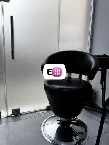 Полки, этажерки: Б/у, Кресло для стрижки — 1
