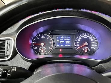 maşin satşi: Kia Sorento – ağ rəngli, şəhər və uzun məsafələr üçün geniş və — 7