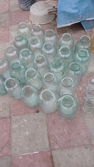 Şüşə bankalar dəsti - Material: qalın, şəffaf şüşə - Həcmlər: əsasən