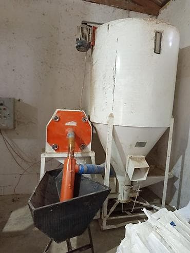 heyvan yemlərinin satışı: Yem hazırlama avadanlığı komplekti Göy 3000 azn Ağ 4000 azn Mikseller — 1