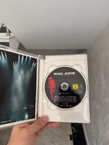 mini disk: DVD və CD kolleksiyası – müxtəlif film, tamaşa və musiqi diskləri — 3