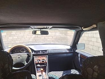 arxa şuşə: Mercedes-Benz W124: 2.2 l | 1994 il Sedan — 6