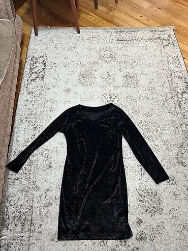 Şəxsi əşyalar: Qara məxməri don - Material: yumşaq, parıltılı məxmər parça - Rəng — 2