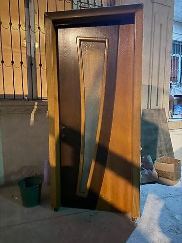 Qapı şüşələri: Metall giriş qapısı – dekorativ şüşəli model - Material: möhkəm metal — 2