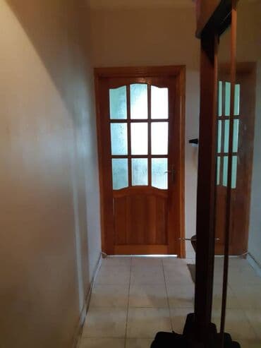 sirvan kiraye evler: Xırdalan şəhərində, Anar şadlıq sarayının yanında, 9 mərtəbəli binanın — 7