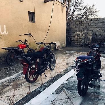 em matasqlet: KUBERD markalı kiçik həcmli benzinli motosiklet. Xüsusiyyətlər: - Tək — 2