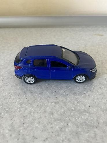 ev masin: Mavi rəngli Nissan Qashqai miniatürü – kolleksiya və oyun üçün detallı — 4
