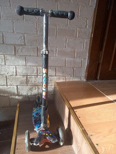 qadınlar ucun maşınlar: Uşaq skuter-i, 3 təkərli model - Sükan: T formalı, rezin tutacaqlar — 1