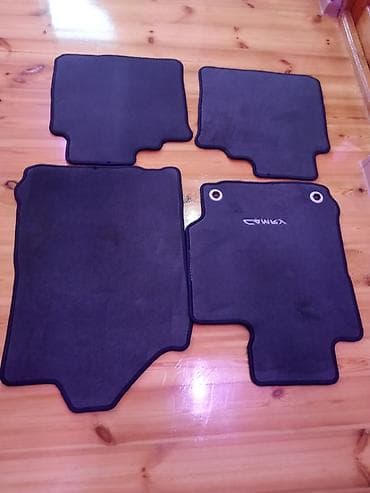 Avtomobil üçün ayaqaltı kamplekt çox az istifadə olunub ünvan Hövsan