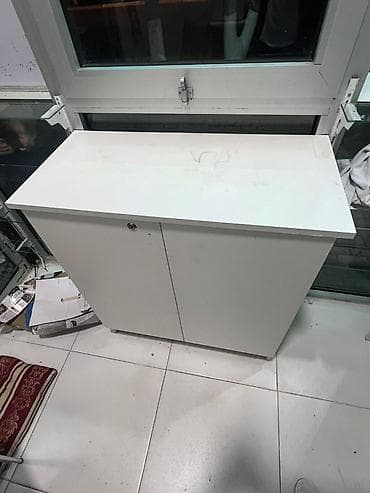 dest mebel: Ağ rəngli ofis/mebel dəsti Tərkibi: - Açıq rəfli konsol/süfrə: üst — 2