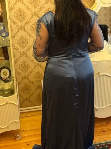 boyuk bədən paltarlar: Göy atlas ziyafət donu satılır. Xanım artıq çəki verdiyinə görə paltar — 10