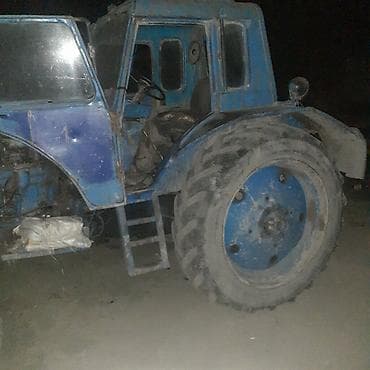 tap az traktor 892: Mavi rəngli kənd təsərrüfatı traktoru - Güclü dizel mühərrik: sıra — 4