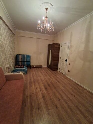 sumqayitda kiraye evler 1 otaqli 2022: Xırdalan Kristal 1-də tam təmirli mənzil kirayə verilir. Mənzil Yarım — 2