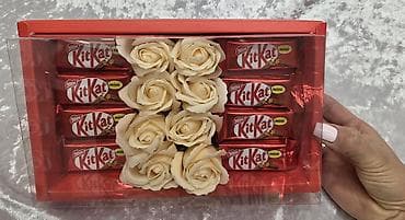 Təsviri: Müxtəlif rəng və dizaynlarda hazırlanmış dekorativ gül — 3