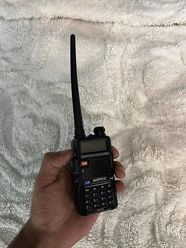 Baofeng UV-5R əl radiostansiyası - İki diapazon: VHF/UHF (136–174 MHz — 6