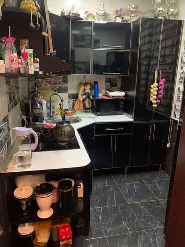 ist petrol tbilisi prospekti: Bakı, 3 otaqlı, Köhnə tikili, m. Memar Əcəmi, 75 kv. m — 13