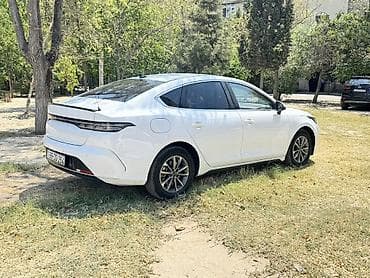 avto 312: BYD destroyer (sedan) – ağ rəng Xarici dizayn: - Aerodinamik sedan — 3