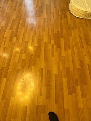 Laminat 150 kv + plintuslari Alan adam ozu sokecek Qiymet 4 azn.1 kv