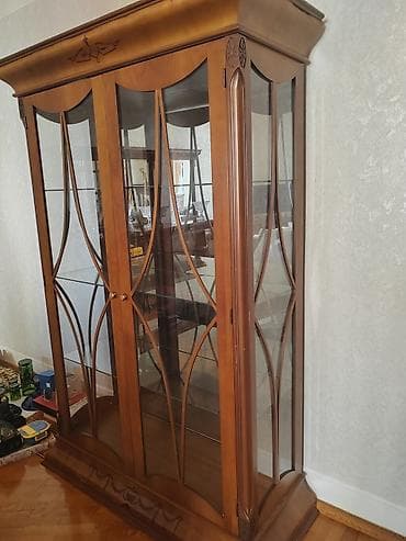 Zövqlü vitrin şkaf - Material: massiv ağac karkas, şüşə qapılar və — 6