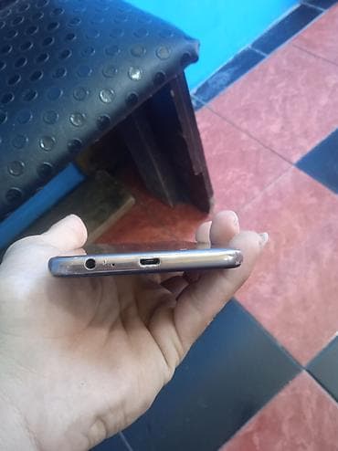 Samsung Galaxy J6 Plus, 32 ГБ, цвет - Золотой, Две SIM карты — 3