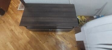 Kreslolar: Düz TV altlığı, Polkalı, Laminat — 3