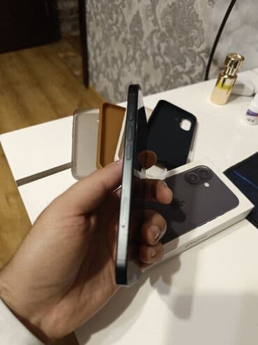 apple mac: IPhone 16, 128 GB, Black Titanium, Face ID — 4