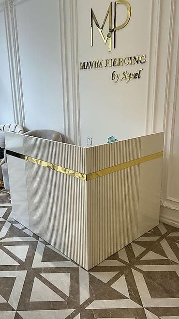 Təcili satıldığı üçün-150 AZN Çox az işlənib. Resepsiyon stolu –