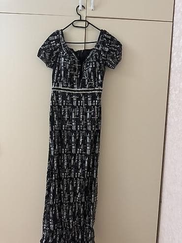 Qadın geyimləri dəsti – 4 fərqli don 1) Qara-ağ naxışlı uzun don -