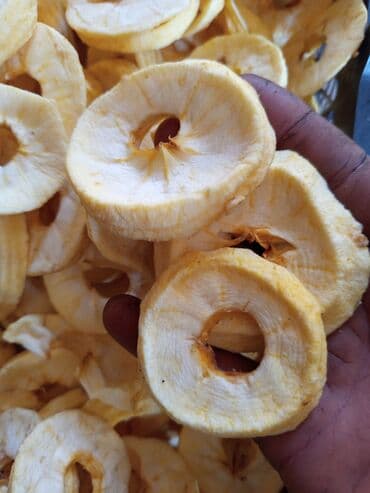 Ət və dəniz məhsulları: Qurudulmuş alma halqaları Qiymət 1kloqramı 9 manat. Yarım kiloluq — 4