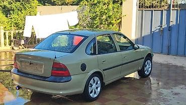 chery fulwin 2: Opel Vectra: 1.8 l | 1996 il Sedan — 1
