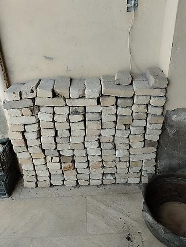 Köhnə tip kərpic daşlar dəsti - Material: bişmiş gil kərpic - Forma