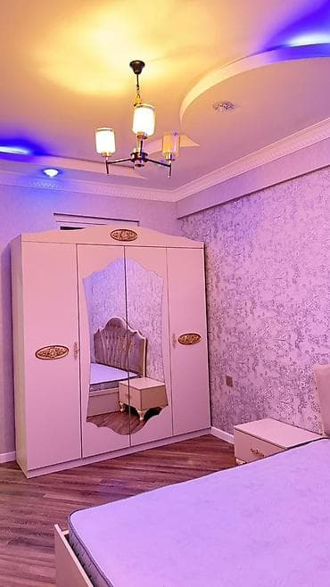 tarqovuda ev: Xırdalanın mərkəzində at hekəlinin yanı 12 mərtəbəli binanın 5ci — 9