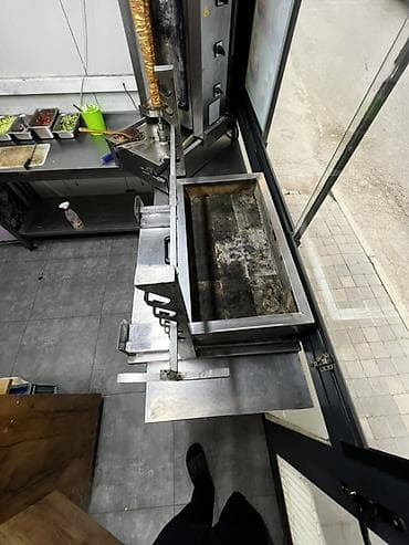 masa kafe: Paslanmayan poladdan hazırlanmış dönər kəsim və toplama stolu - — 6