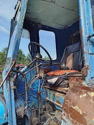2 el scooter: Mavi rəngli təkərli kənd təsərrüfatı traktoru - Korpus: kabinli, iki — 10