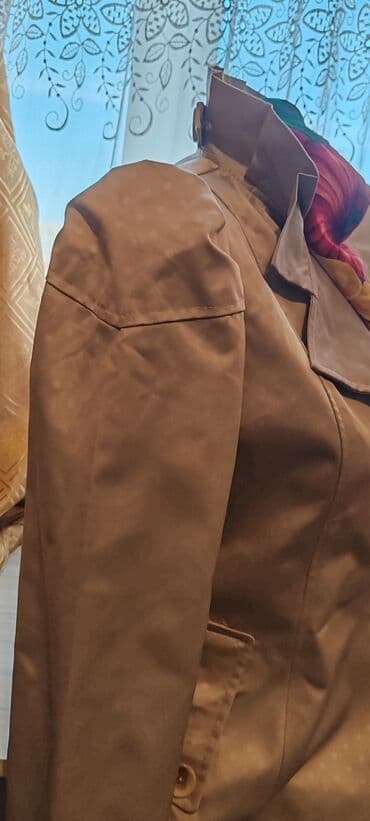 женские коричневые плащи: Bej rəngli qadın yağmurluq/palto - Klassik dizayn: geniş haşiyəli — 3