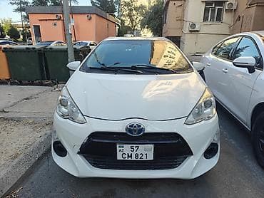Toyota Aqua Hybrid hatchbek Taksi buraxılış kartı var ləğv — 1