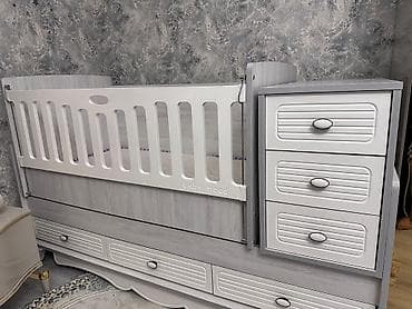 Beşiklər: Oğlan və qız üçün, Dördbucaq, Beşik, Matras ilə, Yellənmə mexanizm ilə — 1